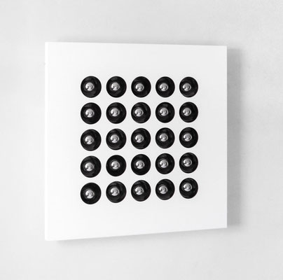 Otto_Scherer_Konkav25W_Acrylglas_Edelstahl_90x90x10cm_2023, Auflage 3