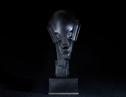 Artur, 2025, Bronze, 33 x 11 x 11cm, Auflage 5 + 1, Ansicht 3
