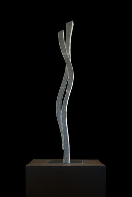 Frank Teufel, 20003, 2020, Kroatischer Marmor, Höhe 103 cm Galerie Leander Rubrecht, Wiesbaden