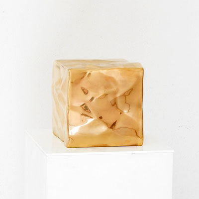 Otto_Scherer_Goldwürfel_Keramik_vergoldet_13x13x13cm_2013, Auflage 3