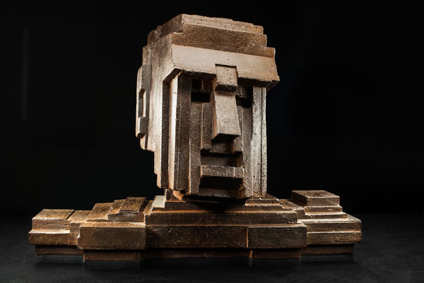 Maschinenmensch, 2014, Eisenguss, 60 x 50 x 75 cm, Auflage 5 + 1