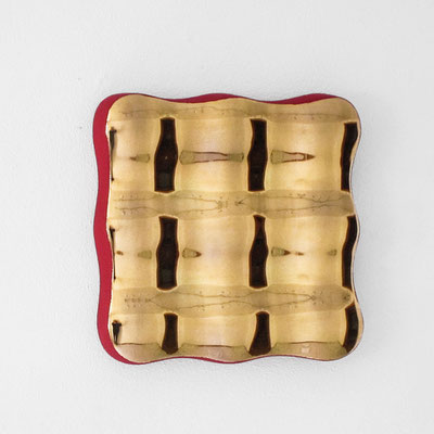 Otto Scherer: Wellenmodul 3, Keramik, Gips, Acryl, Platin, Gold, 28 x 28 x 3cm, Auflage: 9