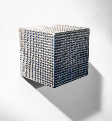 Otto_Scherer_Kubus_2_Keramik_platiniert_25x25x25cm_2009, unikat