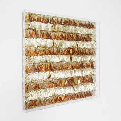 Otto Scherer: Goldrausch, Blattgold auf Holztafel, Acrylglashaube, 100 x 100 x 10cm, 2023, Auflage: 5