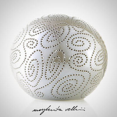 Sfera SPIRALI smalto grigio finitura Madreperla Margherita Vellini  - Lampade in ceramica  - Home Lighting Design