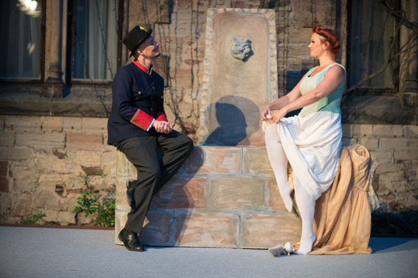 Marthe Schwerdtlein (Gounod: Faust, Schlossfestspiele Wernigerode, August 2017, @Henrik Bollmann)