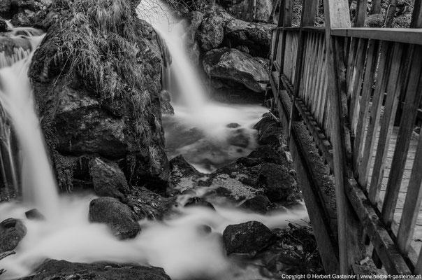 Wasserfall (schwarz-weiß) | Foto: Herbert Gasteiner