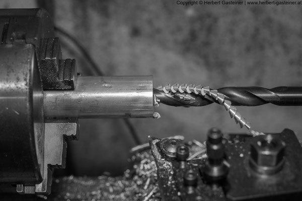 Metallbearbeitung (Bohren) | Foto: Herbert Gasteiner