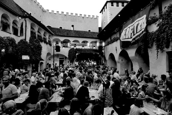 www.albfetza.de Österreichs Oktoberfest Stadtfest Festzelt Partyband