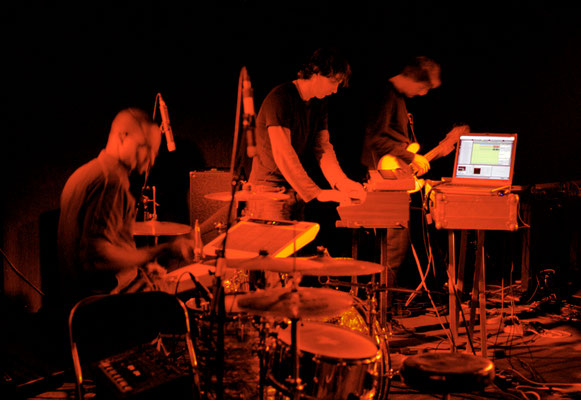 live at Scheune, Dresden 2005 (photo: Peter Seyfarth)