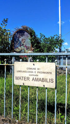 Altarino "Mater Amabilis" all'ingresso del paese, in ricordo del 50° anniversario di sacerdozio di Mons. Vincenzino Di Mauro