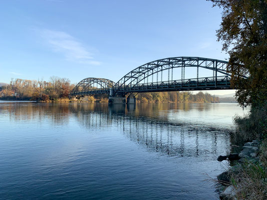 Aaremündung mit Brücke bei Felsenau. Hier endet Revier 7. (Foto PC)