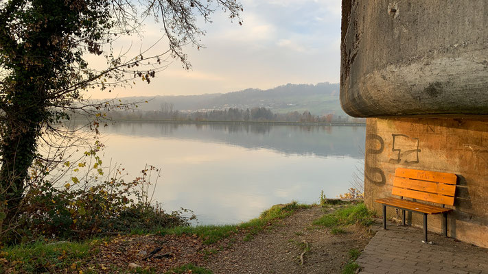 Einer der vielen Bunker am Rhein, hier bei Full. (Foto PC)