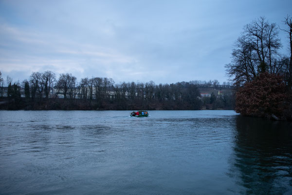 Laichbäume versenken Januar 2022. (Foto CC)