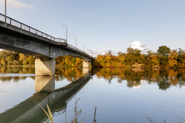 Die Hochrheinbrücke zwischen Laufenburg und Rheinsulz. (Foto PC)