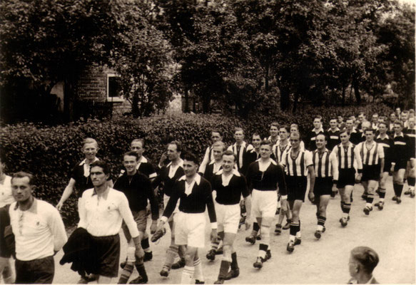 Sportfest 1949 -  Umzug durchs  Dorf
