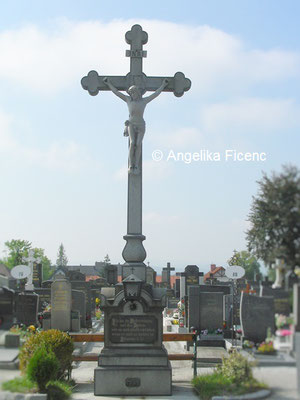 Friedhofskreuz © Mag. Angelika Ficenc 2019