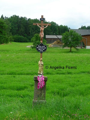 Kreuz an der Hauptstraße © Mag. Angelika Ficenc