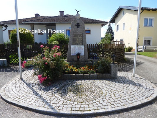 Kriegerdenkmal © Mag. Angelika Ficenc