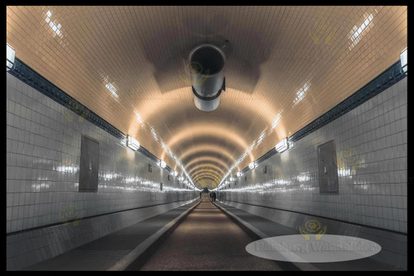 die fussgaengerwege durch den alten elbtunnel als hamburg wandbilder