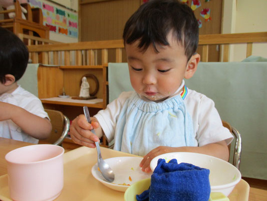 ３指もちでスプーンが持てるようになりました！