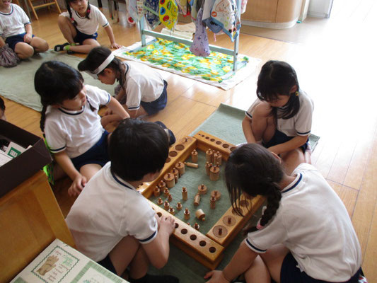 ５歳児　円柱さし（集団ゲーム）