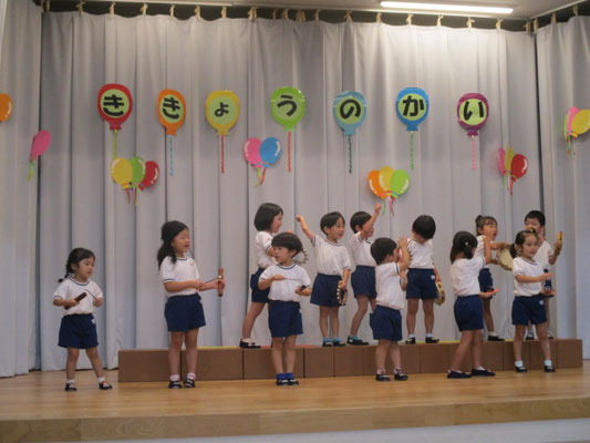 ３歳児リズム遊び「森のくまさん」