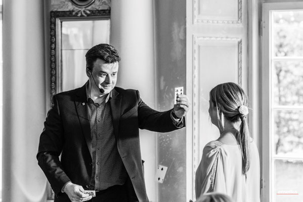 Gerade bei Hochzeiten sind individuellen Lösungen sehr beliebt, damit Gäste eine besondere Atmosphäre erleben können. Preis auf Anfrage. Weise. 