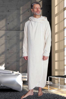 Extra langer Bio Saunabademantel Comfort in Creme für Damen und Herren mit Kapuze