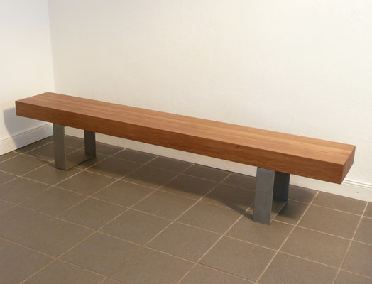 SCHWARZ WEISS HOLZ - MÖBEL & EINRICHTUNG - INTERIORDESIGN