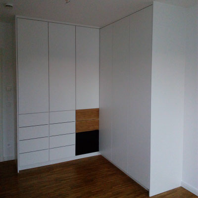 SCHWARZ WEISS HOLZ - MÖBEL & EINRICHTUNG - INTERIORDESIGN