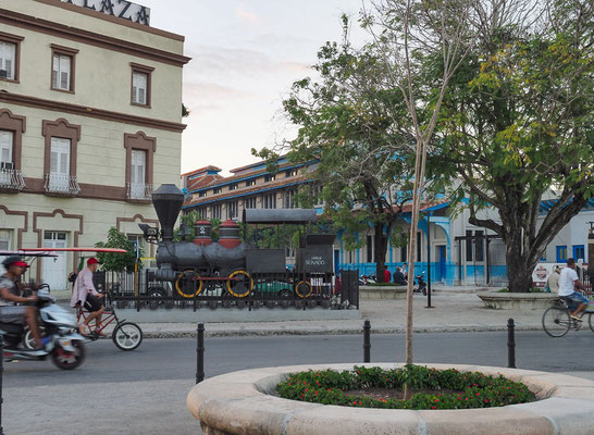 Modell Ausstellung von alten Lokomotiven und Dampfmaschinen im Museo Ferroviario, einem Outdoor Bahn Museum in Camagüey Kuba