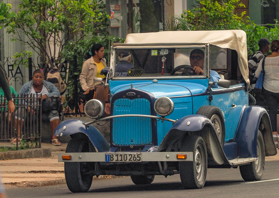 Oldtimer sind in Havannas Straßen in der Überzahl.