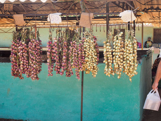 Obst- und Gemüsemarkt in Camagüey, Kuba.