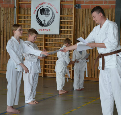 Karate Breddorf - beste Leistung der Mädchen bie der Sommer-Karate-Prüfung 2025