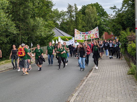 Gauss Schule Zeven bei den 4-Abend-Märschen 2022