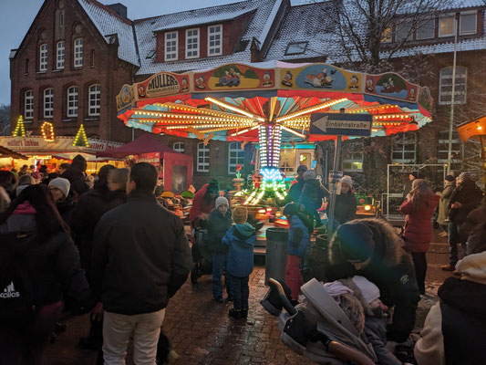 Karusell für Kinder - so wird der Weihnachtsmarkt was für die ganze Familie.