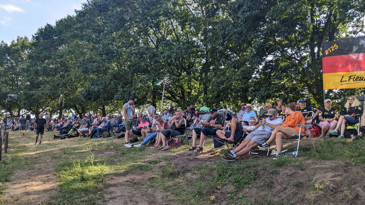 Zuschauer:  eine Top Veranstaltung am Eichenring in Scheeßel.  Der Eichenring hat mehr zu bieten als nur das Hurricane Festival. 