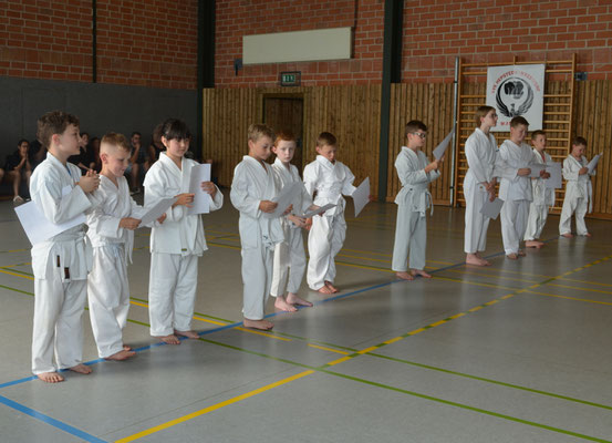 Stolze Karate-Ka 