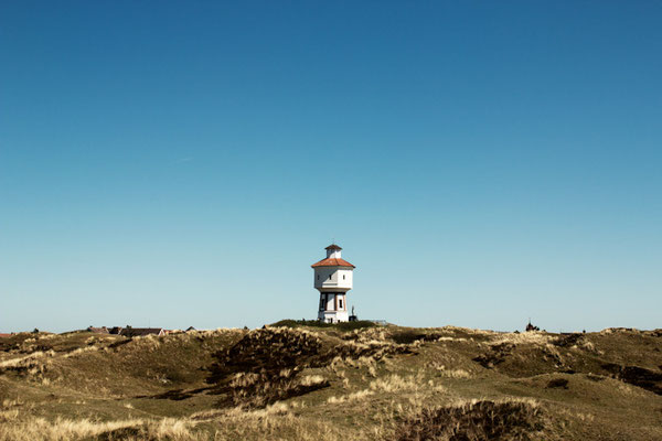 Manuela Deigert Meeresfarben, malerisches Meer, Langeoog, Dünenlandschaft mit dem Wahrzeichen von Langeoog, dem Wasserturm