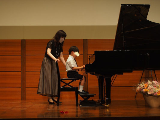 第1部プログラム2番の男の子の演奏｜大田区東雪谷羽金ピアノ教室
