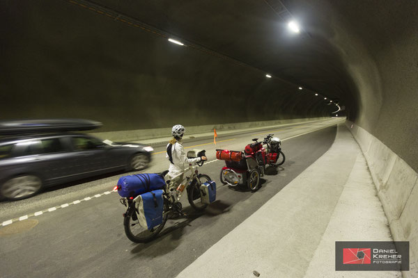 Mit dem Fahrrad durch den Tunnel