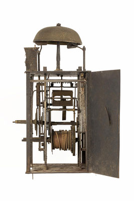 Comtoise Uhr mit Drachenmontiv, Jura 1826, Uhrwerk Seitenansicht