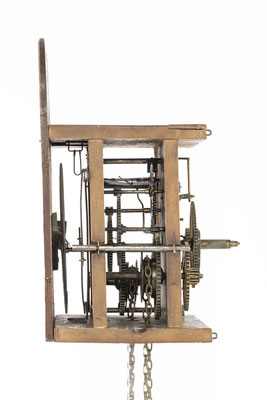 Stundenschlagwerk mit Rechen, Halbstundenschlag im Vorbeiziehen, Konstruktion nach Art der Comtoise Uhren, Schwarzwald um 1880, Ansicht von links