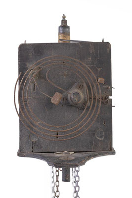 Holzuhrwerk mit Wecker auf Tonfeder, Schwarzwald um 1830, Draufsicht