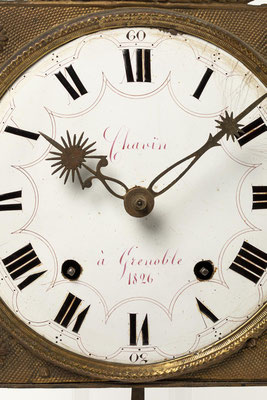 Comtoise Uhr mit Drachenmontiv, Jura 1826, Detail Zifferblatt