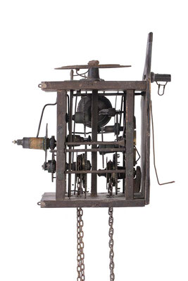 Holzuhrwerk mit Wecker auf Tonfeder, Schwarzwald um 1830, Seitenansicht