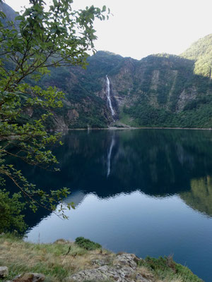 Le lac d'Oô avec sa fabuleuse cascade