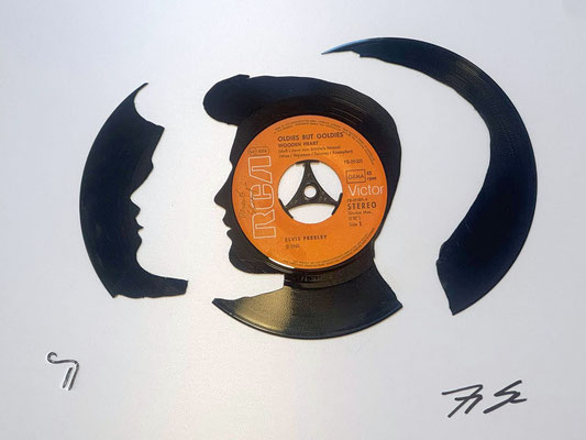 Signiert von Jörg Spahn mit Signet Tolle und Sideburner: historische Schallplatte WOODEN HEART auf 30 x 40 cm, 100,- €, Variante auch mit schwarzem Label-Etikett oder mit rotem Untergrund - original aus Bad Nauheim