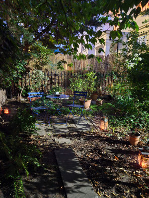 Garten unserer Unterkunft - mitten in Camden-Town